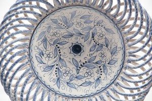 Futtiera in ceramica, intreccio e piede, teate, Ceramiche Liberati