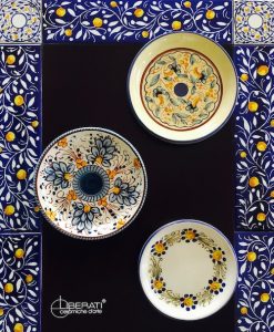 Piattino sottobottiglia dipinto a mano_Ceramiche Liberati