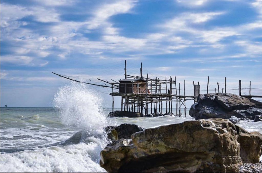 Trabocco dipinto foto Trabocco abruzzese