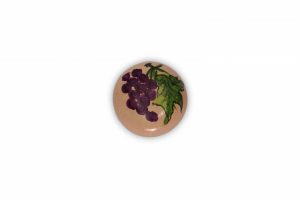 37PMU24_Pomello in ceramica maiolica italiana decoro Uva rossa base in ottone_Ceramiche Liberati 37PMU24 Pomello in ceramica maiolica italiana decoro Uva rossa base in ottone Ceramiche Liberati