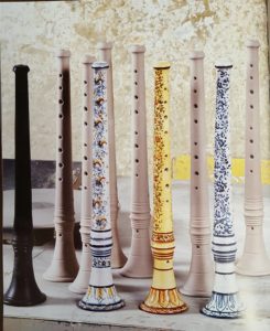 Strumenti musicali natalizi-zampogne e ciaramelle in ceramica artigianale_Ceramiche Liberati