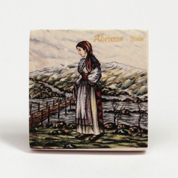 Magnete frigo Donna abruzzese sfondo montagna