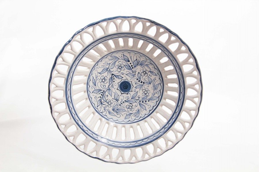 107MIT_Centrotavola-in-ceramica-traforo-rapino-decoro-teate_Ceramiche-Liberati.jpg 107MIT Centrotavola in ceramica traforo rapino decoro teate Ceramiche Liberati