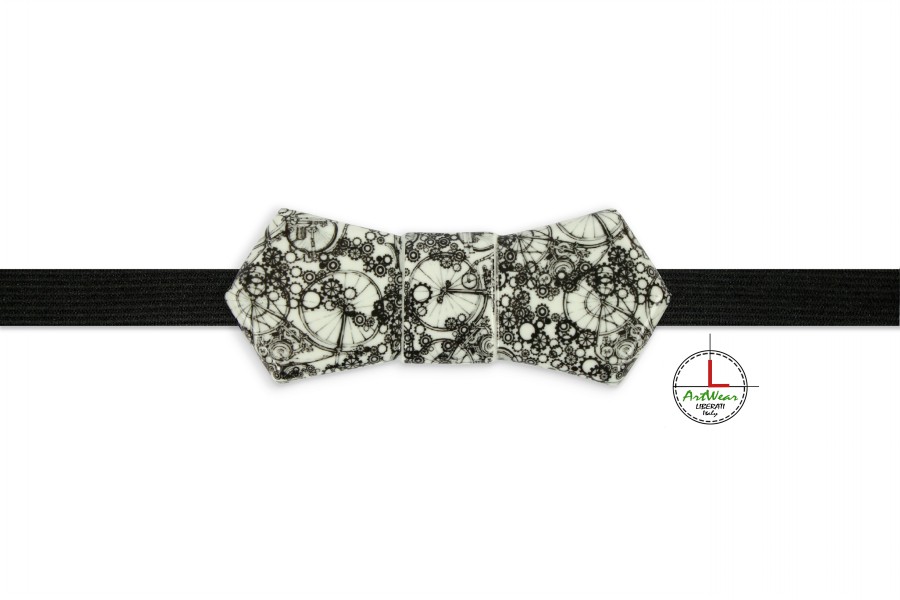 38EZBK_Papillon-in-ceramica-artigianale-modello-Evo-decoro-Bike-base-azzurrato_Ceramiche-Liberati-ArtWear.jpg 38EZBK Papillon in ceramica artigianale modello Evo decoro Bike base azzurrato Ceramiche Liberati ArtWear