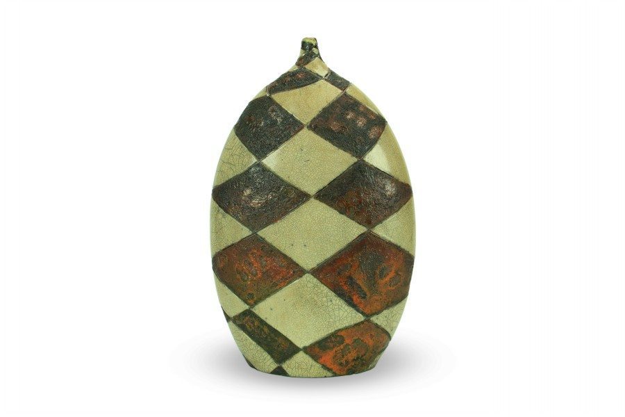 44CMI_Bottiglia-da-home-design-in-ceramica-raku-a-schacchi_Ceramiche-Liberati.jpg 44CMI Bottiglia da home design in ceramica raku a schacchi Ceramiche Liberati